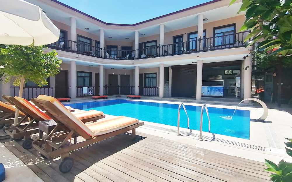 Swimming pool at Portakal Pansiyon
